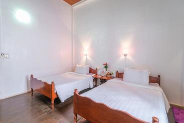پانسیون Five Rose Siem Reap Hostel