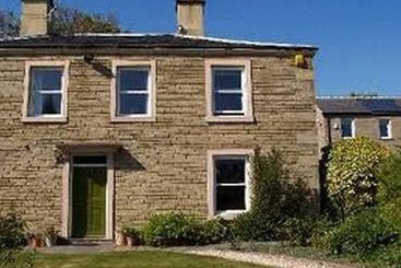 پانسیون The Lodge At Birkby Hall