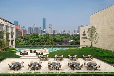 هتل The Grand Mansion, A Luxury Collection