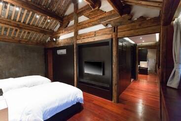 هتل Sky Valley Heritage Boutique