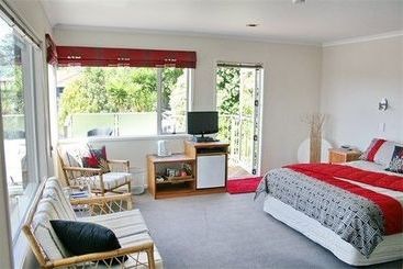 هتل Hahei Horizon Bed & Breakfast