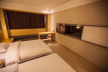 هتل Ibis Leshan City Center