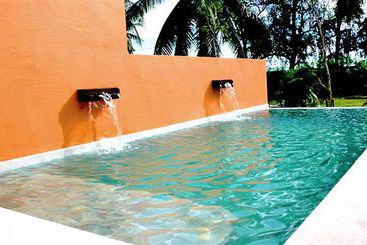 استراحتگاه Sunshine Pool Villa
