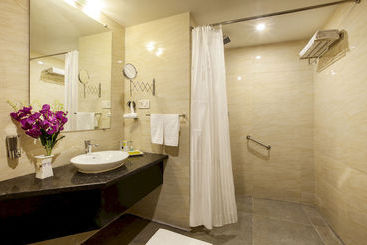 Отель Daman Casa Tesoro