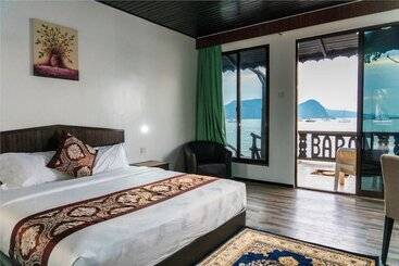 هتل De Baron Resort