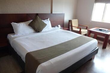 هتل Paramount Tower