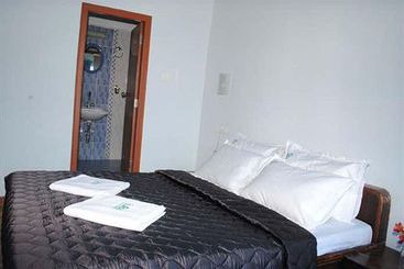 هتل Tulips Resorts   Elkhill