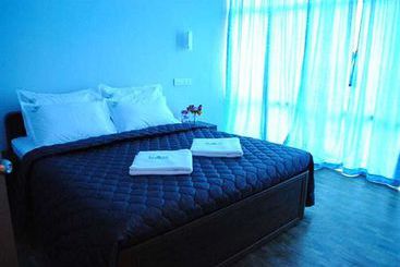 هتل Tulips Resorts   Elkhill