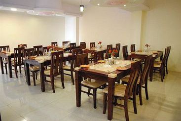 هتل Tulips Resorts   Elkhill