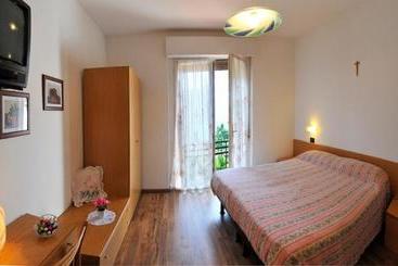 هتل Villa Flora