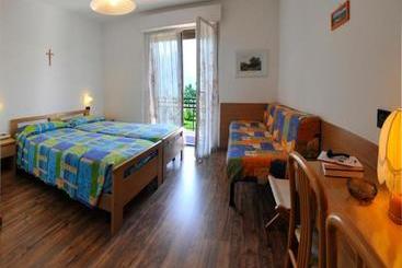 هتل Villa Flora