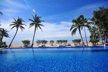 استراحتگاه Dhevan Dara Beach Villa Kuiburi