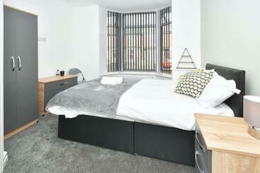 بنسيون Townhouse @ Chiltern Place Newcastle Under Lyme