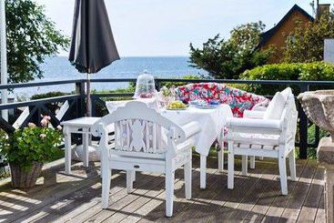 تختخواب و صبحانه Bed&Breakfast Villa Snekkersten