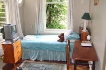 Hulmes Court Bed & Breakfast