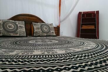 پانسیون Little Mount Guest House