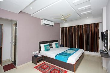 هتل Oyo Premium Vip Road