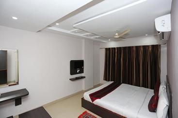 هتل Oyo Premium Vip Road