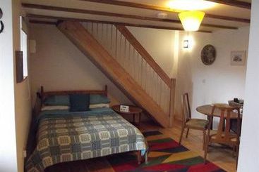 تختخواب و صبحانه The Old Farmhouse Lelant