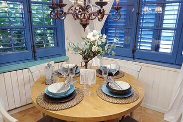 آپارتمان‌های توریست‌ها Blue Home