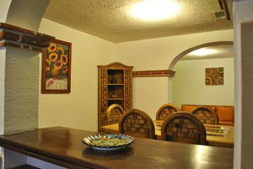 هتل Casa Geranios Tequisquiapan
