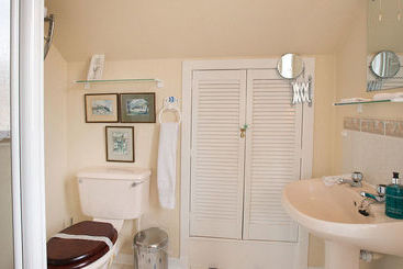 تختخواب و صبحانه Braeside House