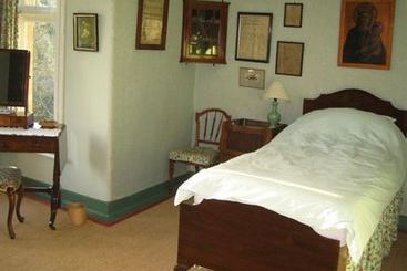 تختخواب و صبحانه Bulmer Tye House
