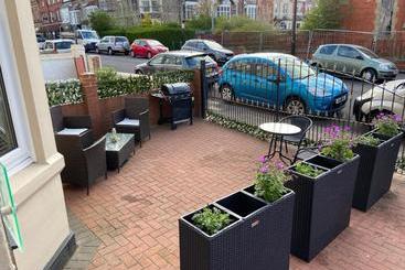 تختخواب و صبحانه The Chedburgh Guest House