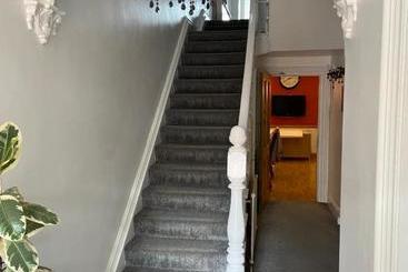 تختخواب و صبحانه The Chedburgh Guest House