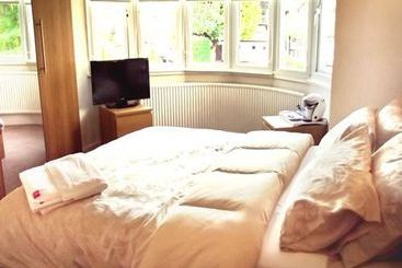 Broad Oaks B&b