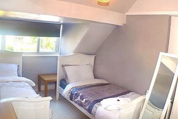 Broad Oaks B&b