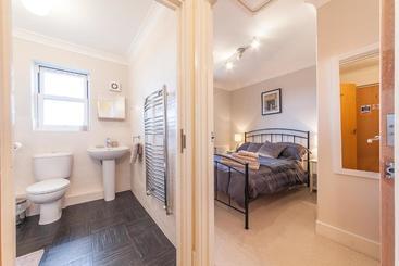 Cb1 Apartments