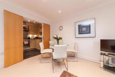 Cb1 Apartments