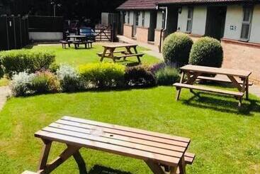 בית מלון כפרי The Woolpack Inn