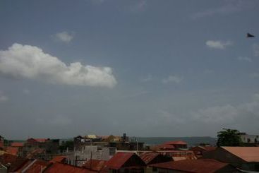هتل Flores De Peten