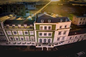 فندق The Clarendon Royal