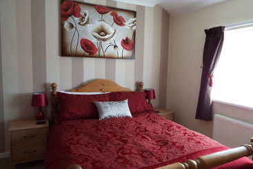 پانسیون Guston House