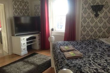 Victoria House B&b