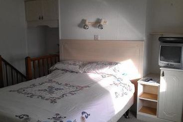 Ash Hotel B&b