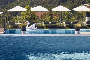 هتل Domaine De Chalvêches Hôtel Spa 4