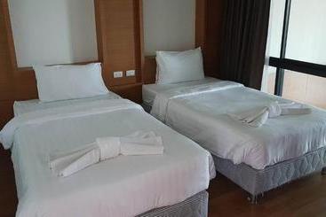 هتل Hamilton Grand Residence