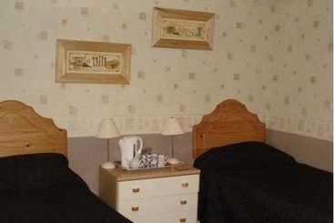 هتل The Farmyard Inn