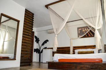 هتل Urban Cabana