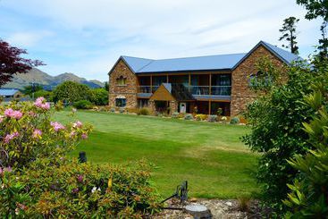 Amuri House Boutique Motel
