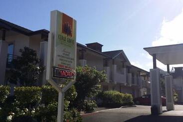 مُتل Cedar Grove Motor Lodge