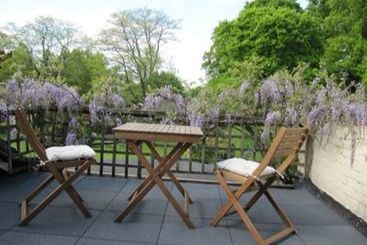 هتل Little Forest Lodge