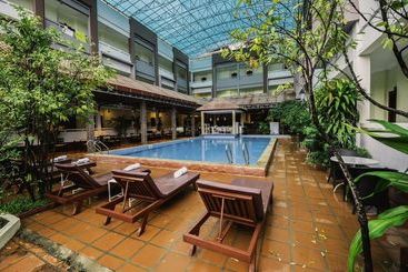 هتل Sihanoukville Plaza