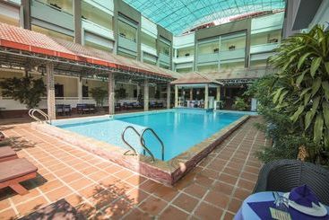 هتل Sihanoukville Plaza