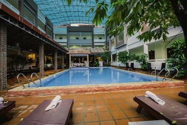 هتل Sihanoukville Plaza