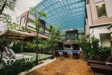هتل Sihanoukville Plaza